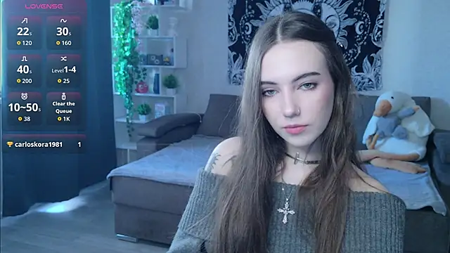 Snapshot of naugghtynikki chatting on 09.19.25 naugghtynikki online show from 09.19.25