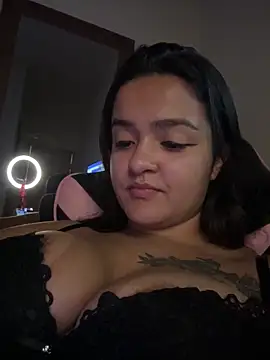 Snapshot of Manu_2002_ chatting on 02.05.26 Manu 2002 online show from 02.05.26