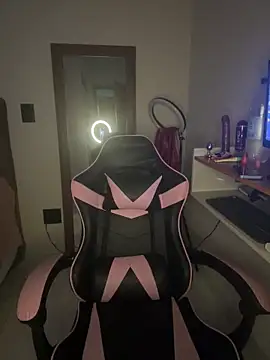 Snapshot of Manu_2002_ chatting on 02.08.26 Manu 2002 online show from 02.08.26