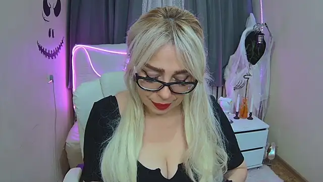 KatrinaCharm online show from 10.15.25