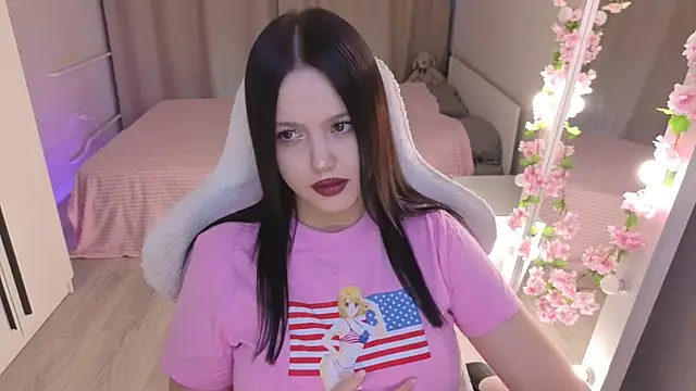 Betty  Davvis online show from 01.08.26