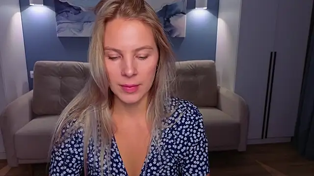 MelanieBennett online show from 10.07.25