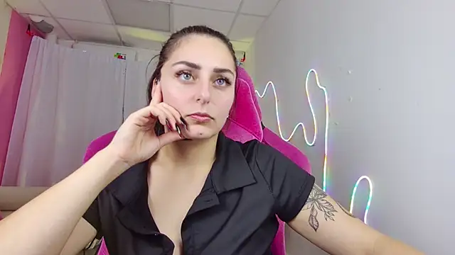 ValeriiMills online show from 11.25.25