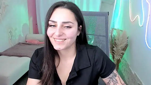 ValeriiMills online show from 12.15.25