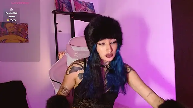 Snapshot of SharaRoss1 chatting on 11.04.25 SharaRoss1 online show from 11.04.25