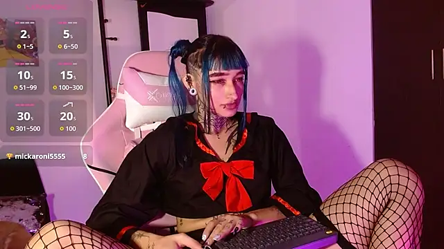 Snapshot of SharaRoss1 chatting on 11.05.25 SharaRoss1 online show from 11.05.25