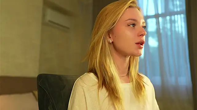 Cyberheart  online show from 10.01.25