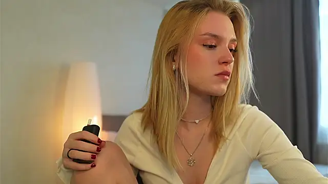 Cyberheart  online show from 10.03.25