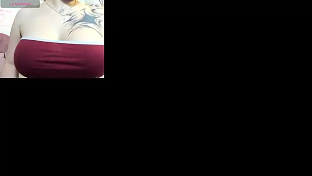 Snapshot of kissy_tay chatting on 09.23.25 kissy tay online show from 09.23.25