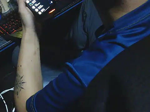 Snapshot of S1ammer__ chatting on 11.18.25 S1ammer online show from 11.18.25