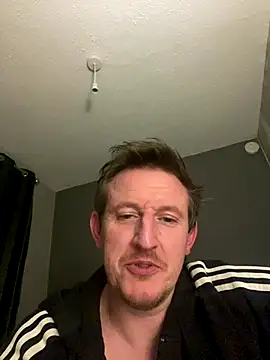Snapshot of Tommyglasgow1983 chatting on 10.24.25 Tommyglasgow1983 online show from 10.24.25