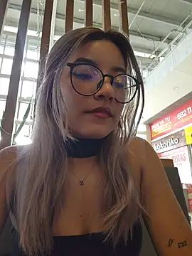 Pretty roxxyy online show from 12.19.25