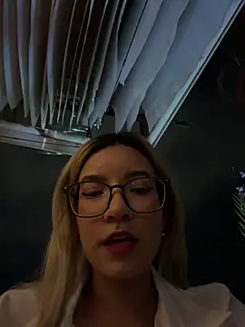 Pretty roxxyy online show from 02.11.26