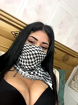 QueenLujaine online show from 10.12.25