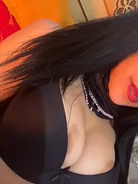 QueenLujaine online show from 04.18.26