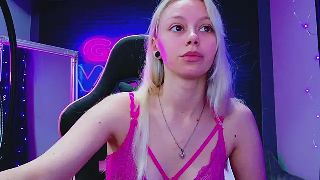 AlessiaCroft online show from 02.14.26