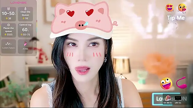 LunaBelle1984 online show from 11.24.25