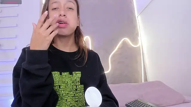 Dulce Quintana online show from 11.27.25