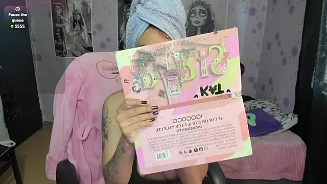 Snapshot of Medussa_katt chatting on 09.30.25 Medussa katt online show from 09.30.25