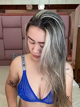 sophiaarenas online show from 02.12.26