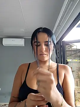 Rosa Warreen  online show from 10.05.25