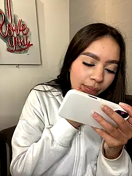 Cristina pinkk online show from 11.20.25