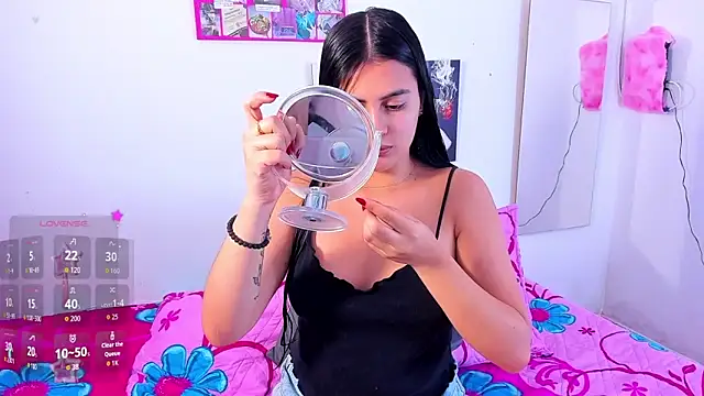 mialeia01 online show from 10.23.25