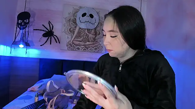 AlissaJoness online show from 10.18.25