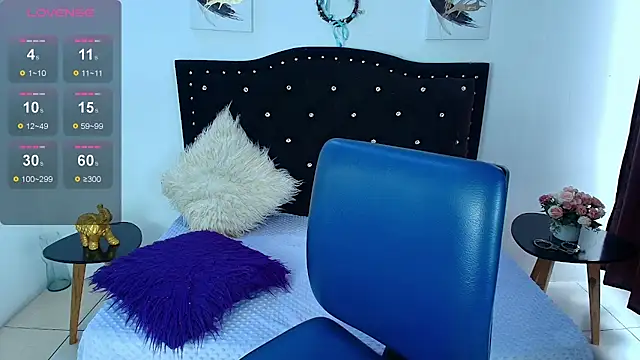 Ariana F W online show from 11.14.25