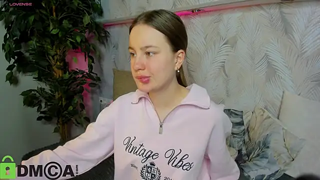 Candy Cansew online show from 10.05.25