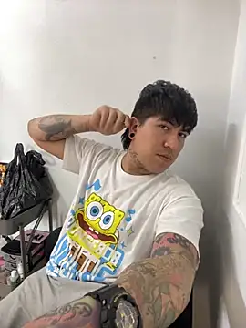 Snapshot of SmithBrigerton chatting on 10.02.25 SmithBrigerton online show from 10.02.25