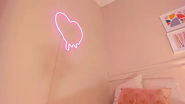  lucia 18 online show from 10.16.25