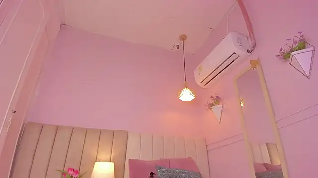  lucia 18 online show from 11.05.25