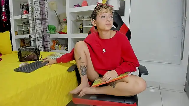 angels petite  online show from 10.15.25