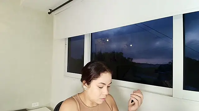  Victoria Collins online show from 11.08.25