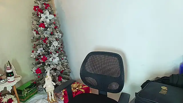  Victoria Collins online show from 12.20.25