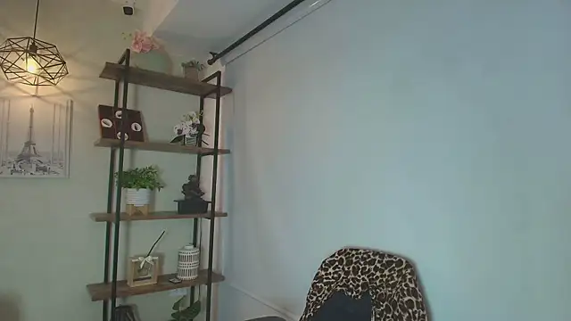  Victoria Collins online show from 04.10.26