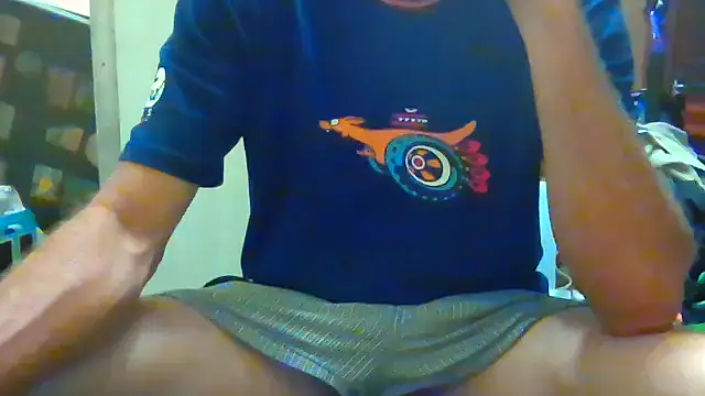 Lovyourpuss online show from 04.16.26