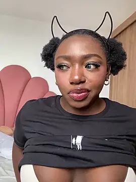 alissradiante1 online show from 10.05.25