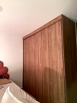 alissradiante1 online show from 10.09.25