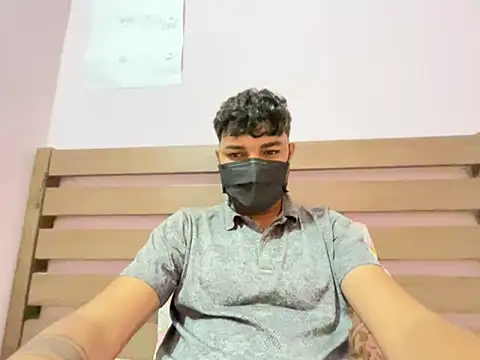 Snapshot of midnight_24 chatting on 10.22.25 midnight 24 online show from 10.22.25