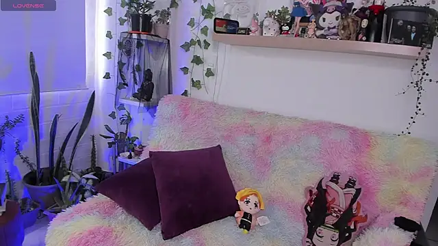 sarahminage  online show from 06.12.26