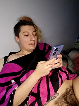 Snapshot of h4cMorganaEvelynn chatting on 12.17.25 h4cMorganaEvelynn online show from 12.17.25