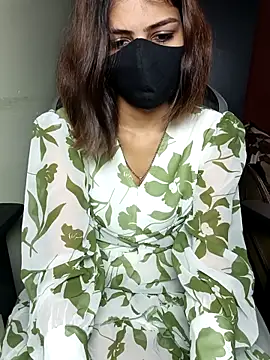 Isha Sax online show from 10.04.25