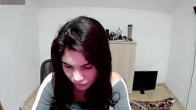 MalloryMyers online show from 12.04.25