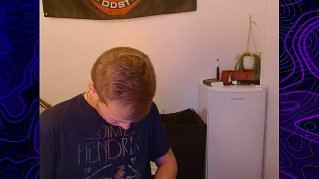 Snapshot of lustylyndon chatting on 09.12.25 lustylyndon online show from 09.12.25