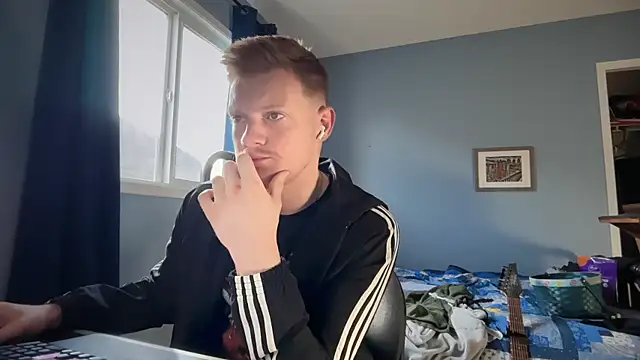 Snapshot of lustylyndon chatting on 04.10.26 lustylyndon online show from 04.10.26