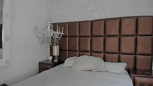 Anittatoro  online show from 09.24.25