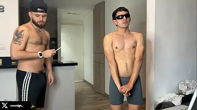 Snapshot of zoneboys chatting on 09.15.25 zoneboys online show from 09.15.25