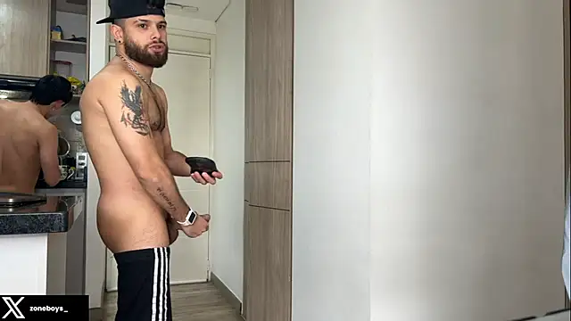 Snapshot of zoneboys chatting on 09.17.25 zoneboys online show from 09.17.25